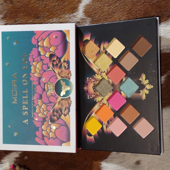 Moira Shadow Palettes bundle - Picture 5 of 6